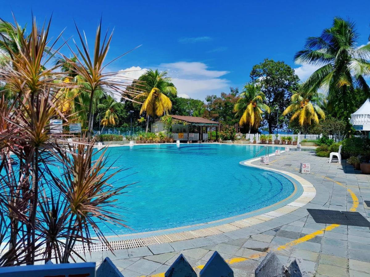 Gfloor 1R1B Or 2R2B Doorstep To Beach, Free Bbq Set, Wifi, 50" Smart Tv Port Dickson Luaran gambar